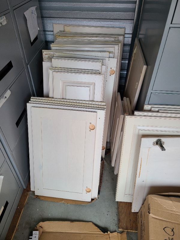 Portes armoires en merisier Commodes et armoires Sherbrooke Kijiji