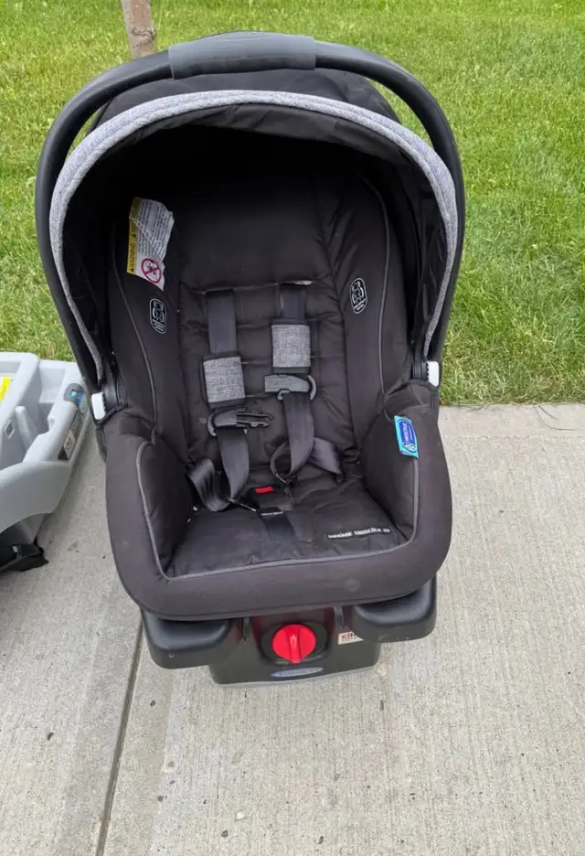 Graco Stroller, Bucket Seat & 3 Bases in Strollers, Carriers & Car Seats in Edmonton - Image 9