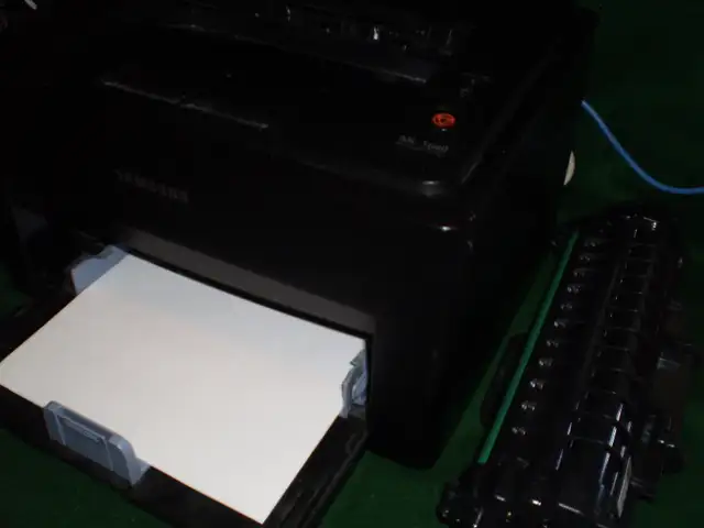 Samsung ML-1640 Monochrome Laser Printer w EXTRA Toner in Printers, Scanners & Fax in City of Toronto - Image 2