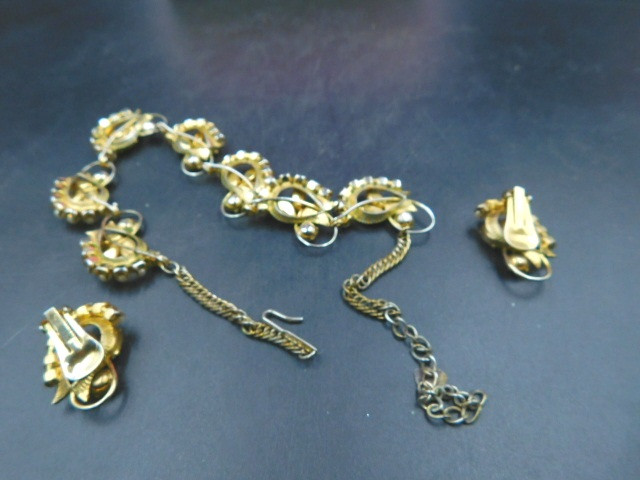 BOND BOYD 15" AMBER / PEARLS LINKED NECKLACE, CLIP EARRINGS, BOX in Jewellery & Watches in Lethbridge - Image 3