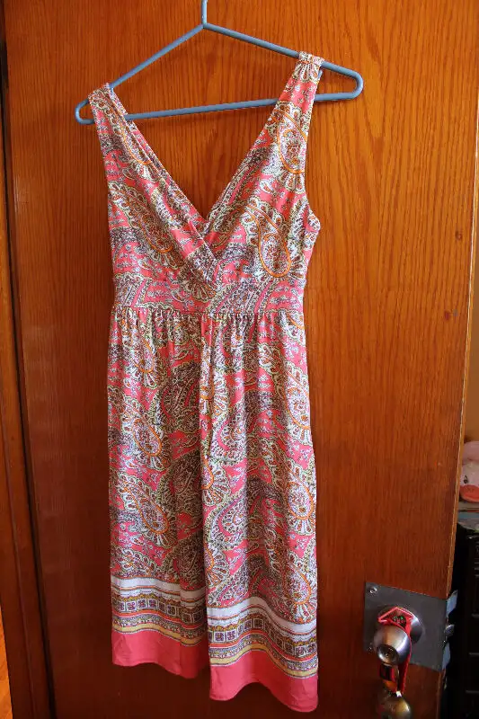 size 12/14 or  XS  5 piece lot Old Navy dresses in Kids & Youth in Oshawa / Durham Region - Image 10