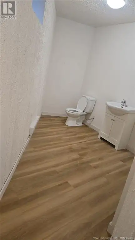 Apartment and 2 stores for rent in Room Rentals & Roommates in Saint John - Image 11