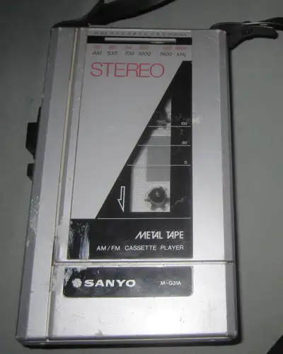 Vintage 1980's Sanyo M-G31A walkman Cassette Tape Works w/Issues, View more