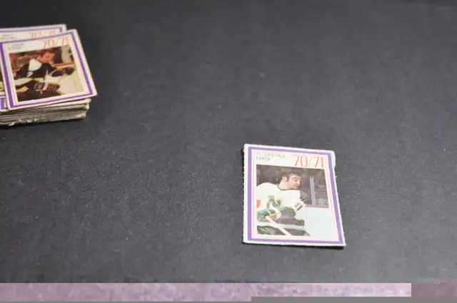 esso 1970 1971 hockey stamp choose from the list below nhl in Arts & Collectibles in Victoriaville - Image 11