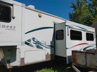 5th wheel camper for sale 10,000 or 13,800 with Truck attachment