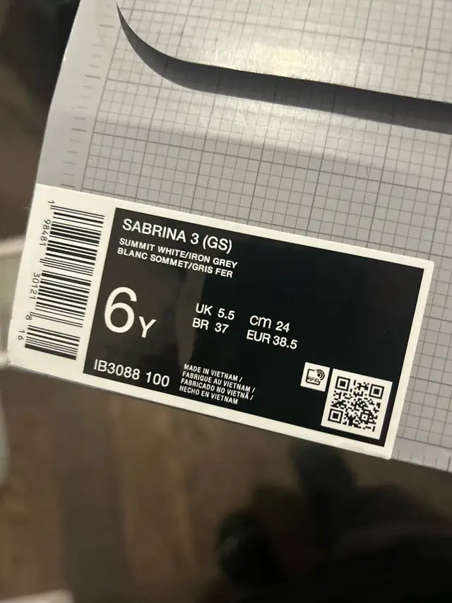 women’s shoes in Women's - Shoes in Kitchener / Waterloo - Image 6