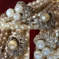 2 Vintage  Avon Beautiful 1970s Pearls and Rhinestones Rings