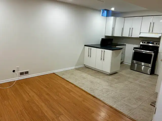 Lovely basement apartment for rent  in Long Term Rentals in Markham / York Region - Image 11