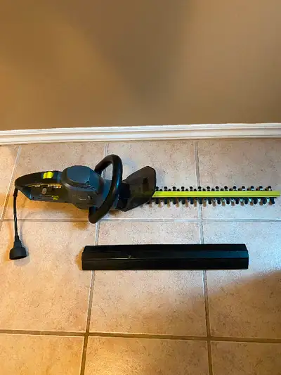 Yard works electric corded hedge trimmer Comes with safety cover
