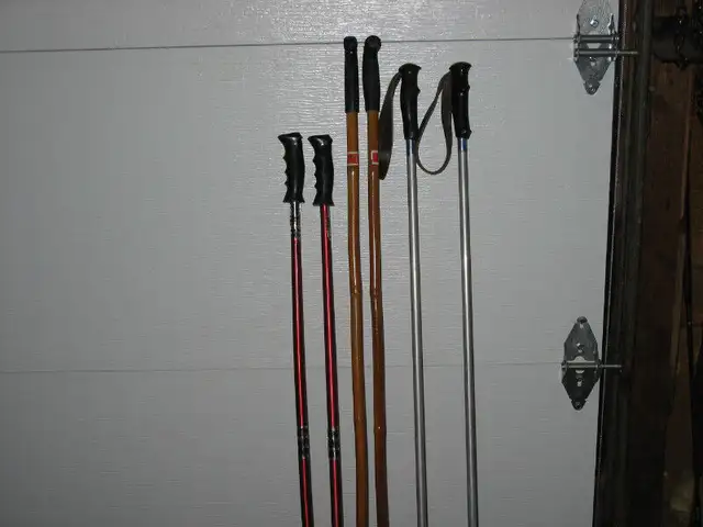 Bâtons de marche ou pèlerin in Other in West Island - Image 2
