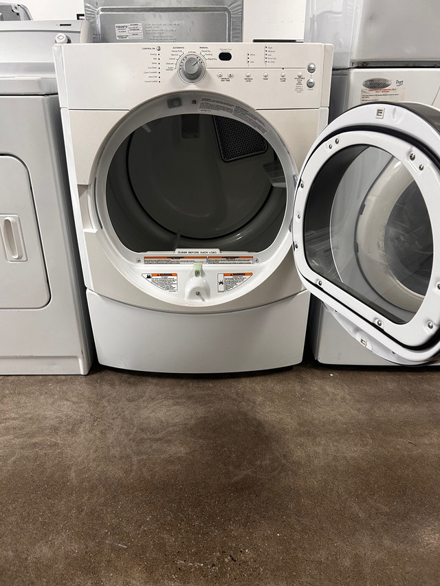 27” Maytag gas dryer front load white  in Washers & Dryers in City of Toronto - Image 2