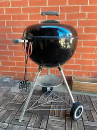 Barbecue au charbon + cheminée d'allumage Weber
