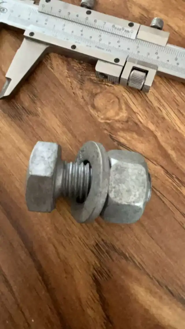 M16x50 Grade A325 bolt in Other in Belleville - Image 3