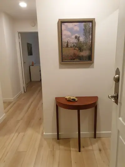 1 Bedroom Apartemnt  - North Vancouver (Woodcroft Estates) 650sq