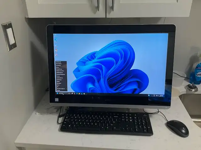 Acer 23.8" Aspire Z3 All-in-One Desktop Computer,,WINDOWS 11,,, in Desktop Computers in Brockville - Image 3