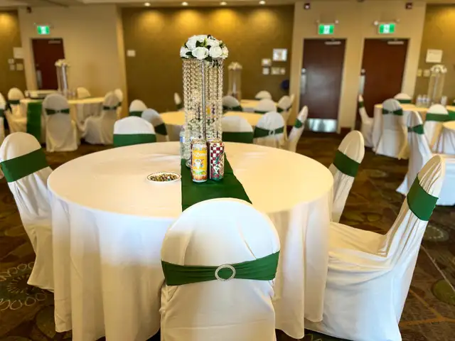 Wedding lot rentals in Outdoor Décor in Calgary - Image 3