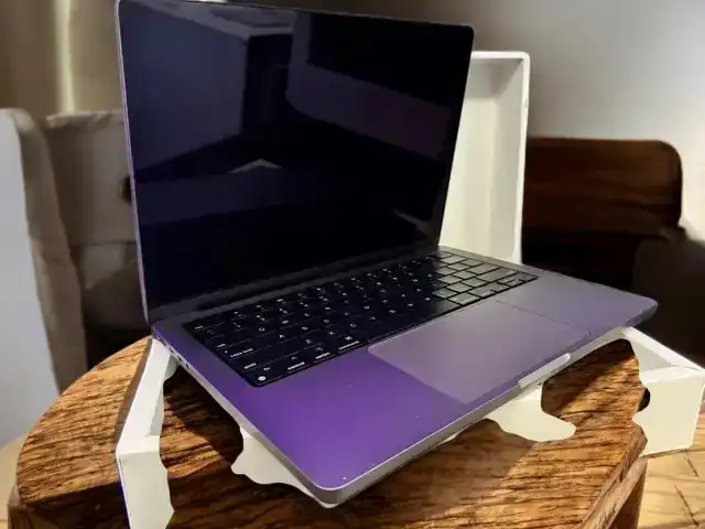 Apple Macbook Pro A2779 | 2021 | M1 Pro | 16G | 16" in Laptops in Markham / York Region - Image 3