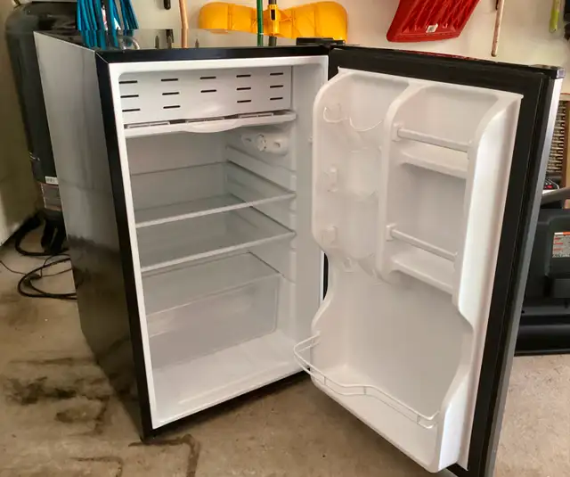 Mini fridge63234911448321121