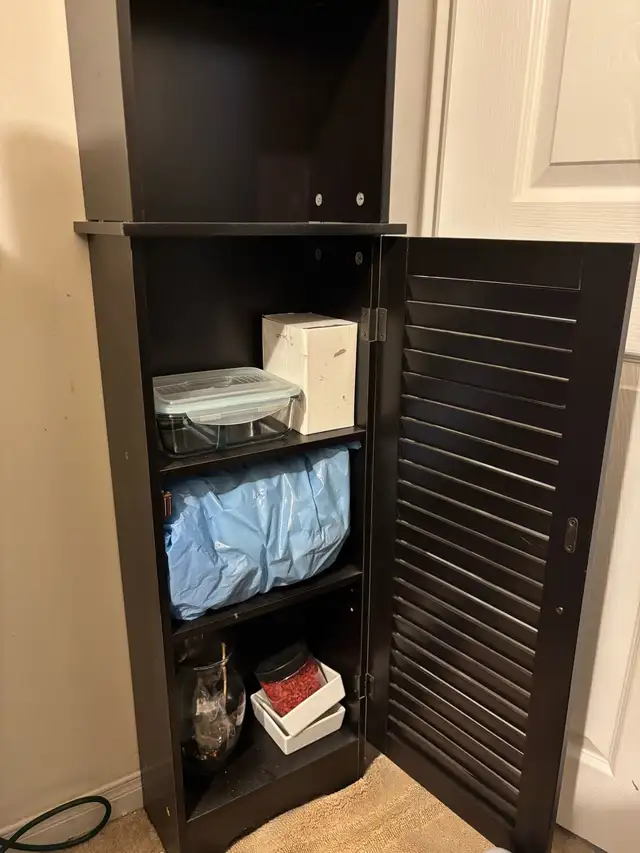 Brown Wooden Storage Cabinet with Shelves in Bookcases & Shelving Units in Oakville / Halton Region - Image 9