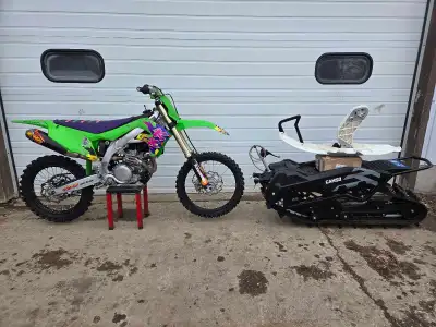 2020 Kawasaki KX 450 with brand new (never used) 2020 Camso DTS 129 track kit. Bike has 125 hours, v...