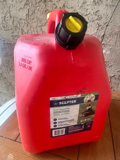 Selling a Scepter 20L / 5.3 Gallon Self-Venting Gasoline Container Brand: Scepter Capacity: 20L / 5....