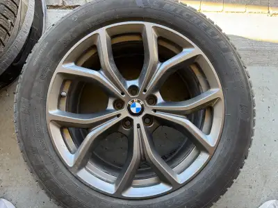X5 19 inch winter tire and rim: Michelin X ice tires. OEM wheels. Fit 2019-2025 X5 non msport. Great...