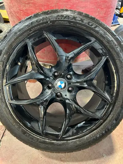 SET 1 – BMW X5 | 20” Staggered | $1,000 OEM wheels & tires removed from a 2007 BMW X5. • Dunlop SP S...