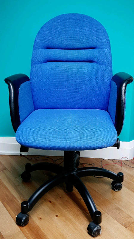 Blue Ikea Office Chair in Chairs & Recliners in Markham / York Region - Image 2