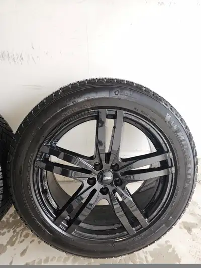 Tires: 4x Michelin X-Ice 235/55 R 20 Rims: 4x CRW - 5x114.3 mm Bolt Pattern, 60.1 mm Center Bore, an...