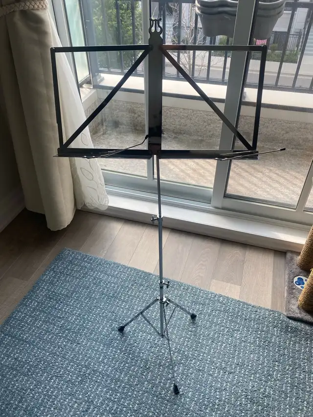 Portable steel music stand in Other in Mississauga / Peel Region - Image 3