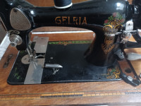 Beautiful Vesta (Gelria) Sewing Machine Vintage