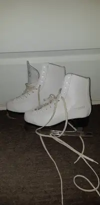 Girl's skates