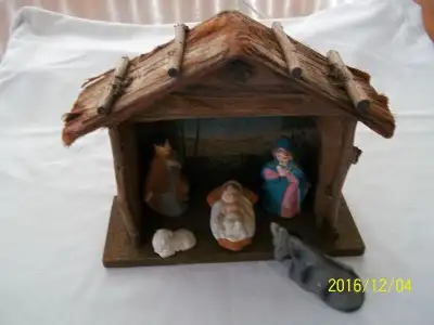 Antiquité :  Crèche de Noël en bois, des années '60, View more