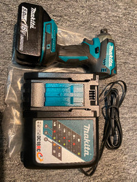 MAKITA 18 VOLTS CORDLESS IMPACT DRIVER KIT