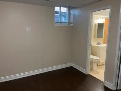Spacious well-kept 1 Bedroom + Den Basement apartment near Highway 401 and Mavis Road area, Mississa...