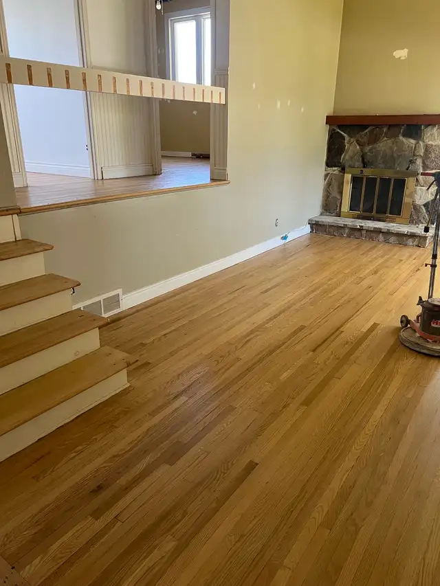Sanding and varnishing of floors62866660520195122