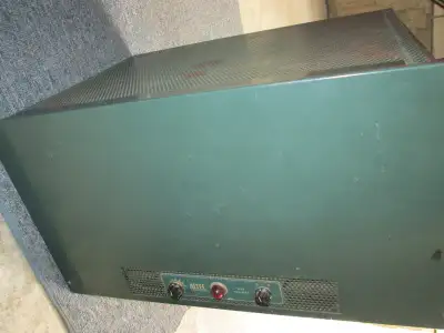 Amplificateur à lampes vintage années 60. Modèle rare, considéré le meilleur fabriqué par A.L. Un se...