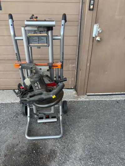 This Ridgid miter saw stand is a reliable, pre-owned support solution designed for heavy-duty projec...