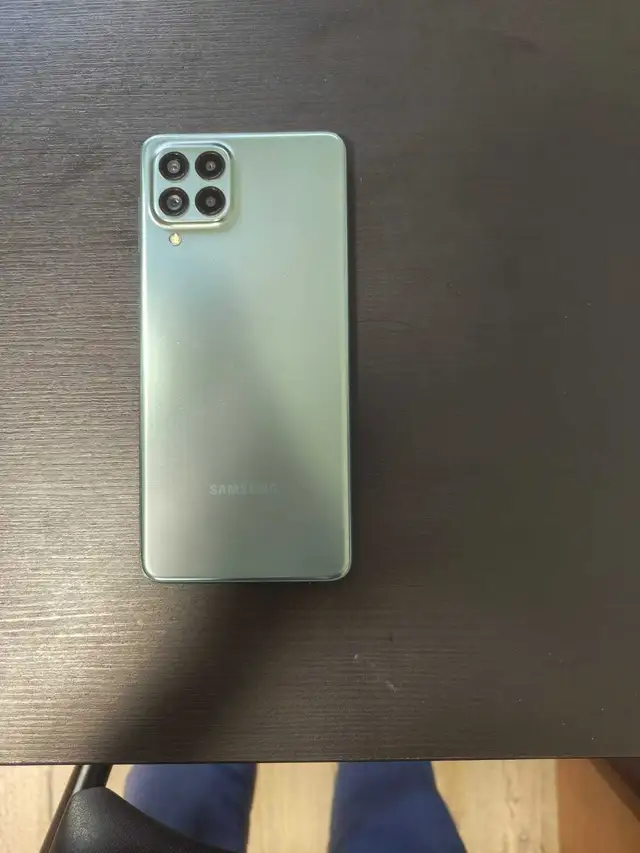 Samsung Smartphone in Cell Phones in City of Halifax - Image 4