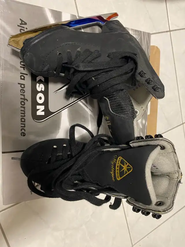 Jackson Mystique Figure Ice Skates Black size 10 youth/Patins in Skates & Blades in City of Montréal - Image 3