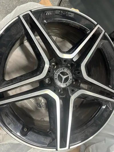 Mercedes Benz AMG 19 inch rims. Set of 4 They were on GLC 300 we no longer own. Rims without tires....