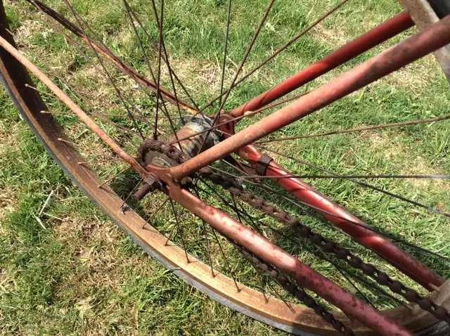 VINTAGE CCM BICYCLE...$160..CANDLE, ROTARY PHONE, INSULATORS in Road in Hamilton - Image 7