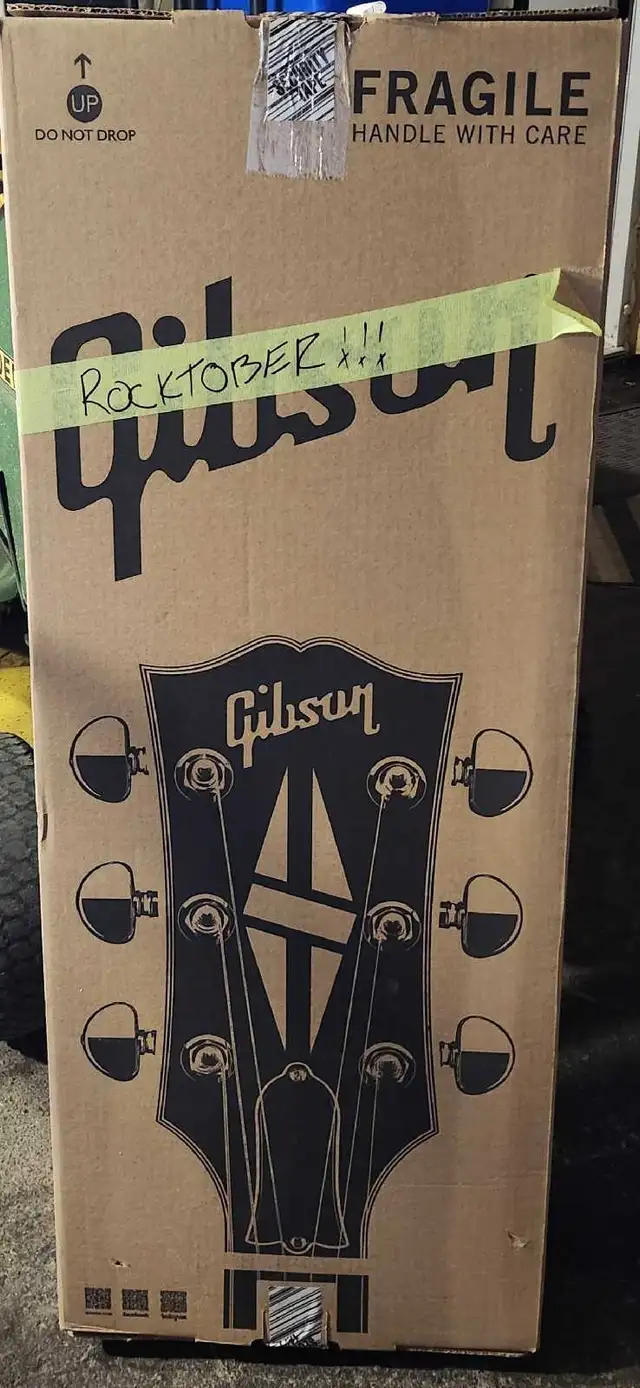 Gibson Les Paul Stuido  in Guitars in Kawartha Lakes - Image 11