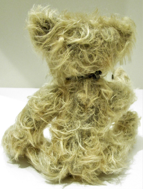 "SEYTHER", CANADIAN ARTIST, MOHAIR JOINTED BEAR (#118) in Arts & Collectibles in Hamilton - Image 3