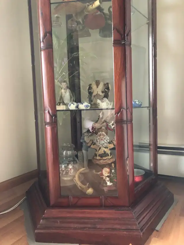 Home Furniture in Hutches & Display Cabinets in Delta/Surrey/Langley - Image 3