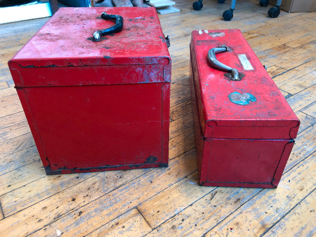 Set of 2 vintage red metal Mastercraft toolboxes in Arts & Collectibles in City of Toronto - Image 3