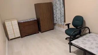 Hamilton Private/ Sharing room available Sherman/king