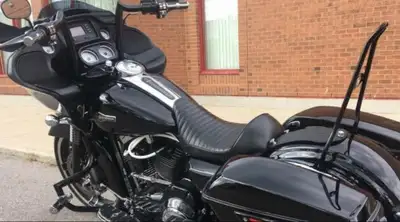 2016 Harley Davidson Vivid black FLTRX CUSTOM 2016 27,000 kms approx Canadian Clean title Over $54,0...