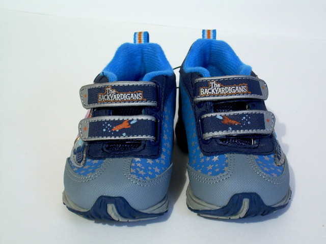 Baby Shoes - Backyardigans Cross Trainers - NEW - Toddler size 5 in Kids & Youth in Edmonton - Image 3