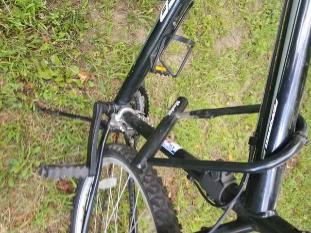 Vélo noir  pour homme in Cruiser, Commuter & Hybrid in Laval / North Shore - Image 11